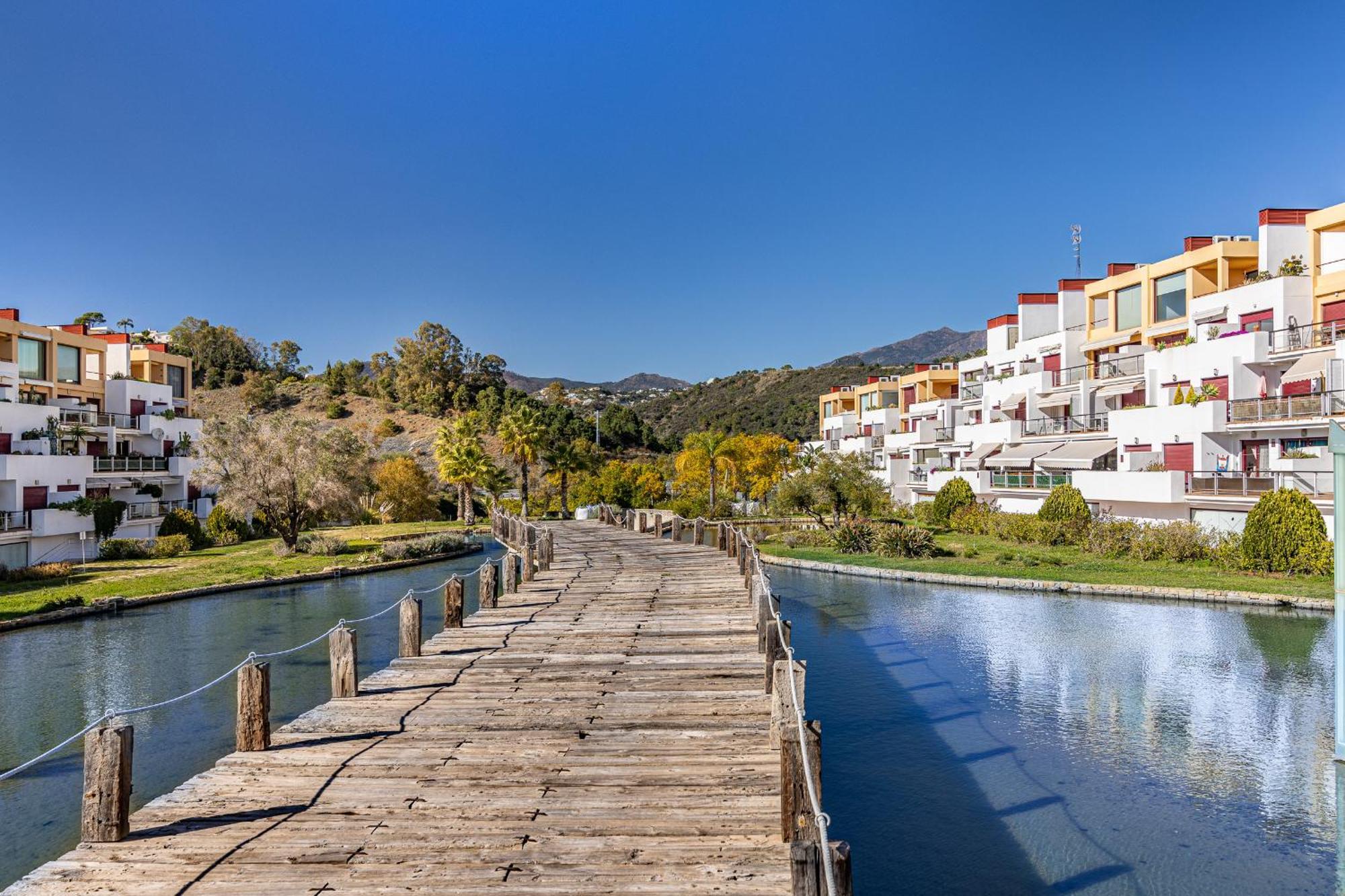Rentitspain Apartamento Charming Gym, Jacuzzi Y Balcon Estepona Buitenkant foto