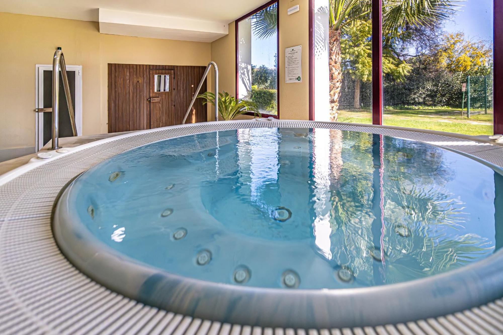 Rentitspain Apartamento Charming Gym, Jacuzzi Y Balcon Estepona Buitenkant foto